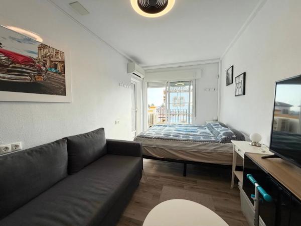 Chalet adosado en calle Cabo San Antonio