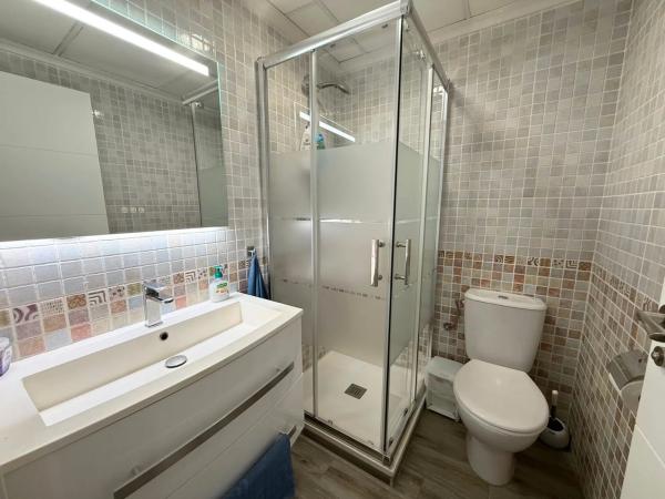 Chalet adosado en calle Cabo San Antonio