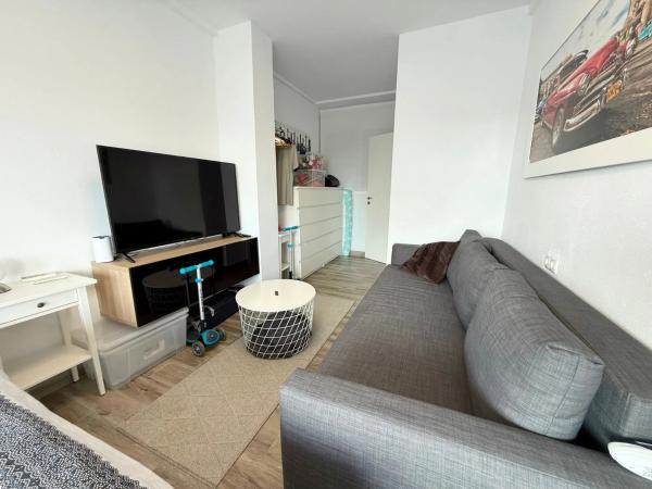 Chalet adosado en calle Cabo San Antonio