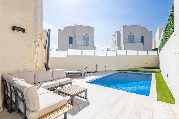 Casa independiente en Urb. Palm Beach