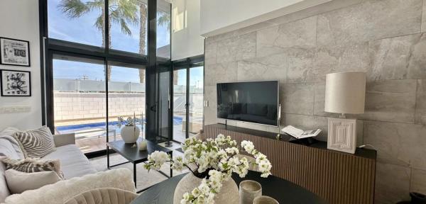 Casa independiente en calle Cabo de Peñas s/n