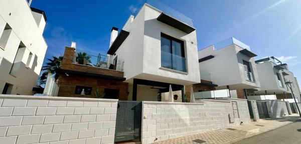 Chalet en calle Cabo de Peñas