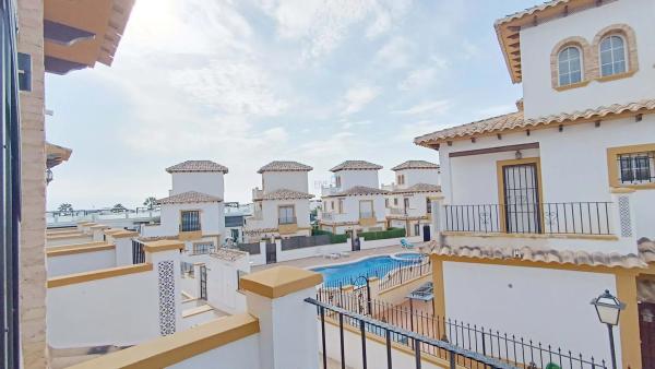 Chalet en Barrio Lomas de Cabo Roig-Los Dolses