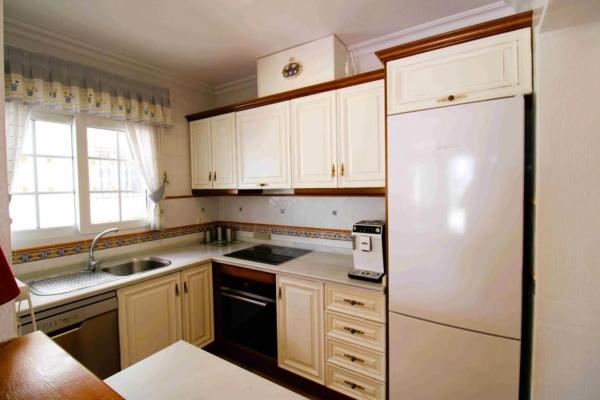 Casa independiente en calle Sandia