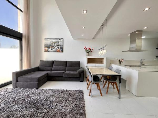 Chalet en Barrio Lomas de Cabo Roig-Los Dolses