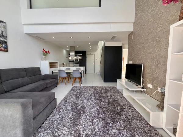 Chalet en Barrio Lomas de Cabo Roig-Los Dolses