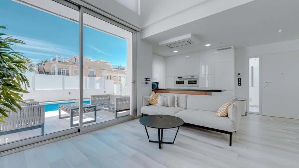 Chalet en Barrio Lomas de Cabo Roig-Los Dolses