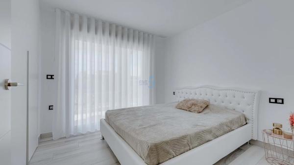 Chalet en Barrio Lomas de Cabo Roig-Los Dolses