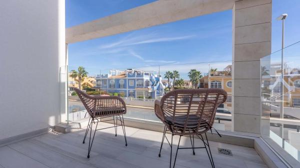 Chalet en Barrio Lomas de Cabo Roig-Los Dolses