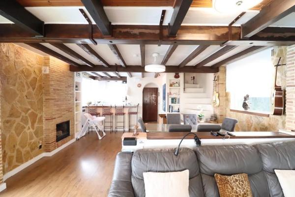 Chalet en calle Cantábrico, 13