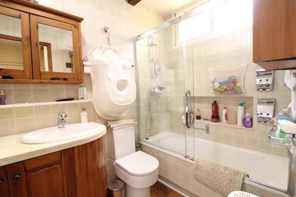 Chalet en calle Cantábrico, 13