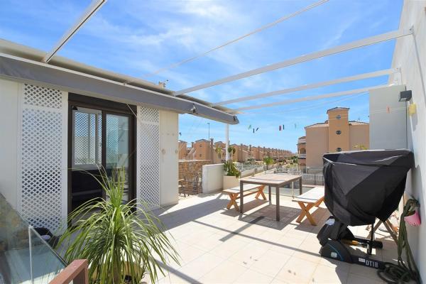 Casa independiente en calle Cantábrico