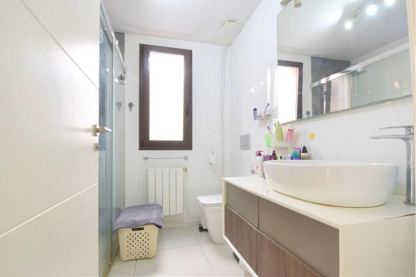 Casa independiente en calle Cantábrico