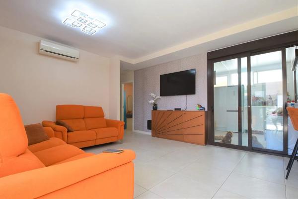 Casa independiente en calle Cantábrico