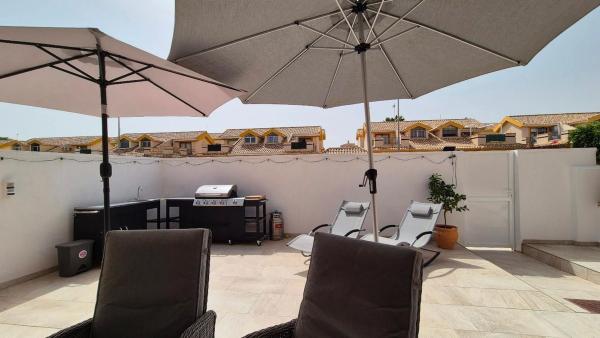 Casa independiente en calle Cabo San Antonio