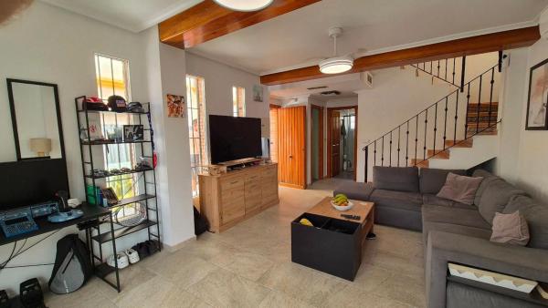 Casa independiente en calle Cabo San Antonio