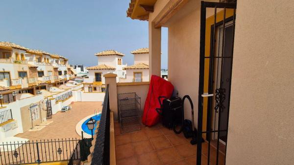 Casa independiente en calle Cabo San Antonio