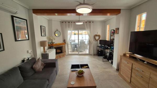 Casa independiente en calle Cabo San Antonio