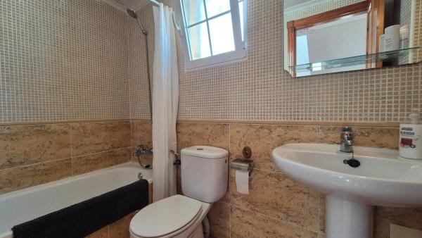 Casa independiente en calle Cabo San Antonio