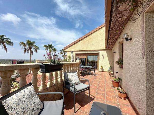 Casa independiente en calle Alcázar de Segovia, 33