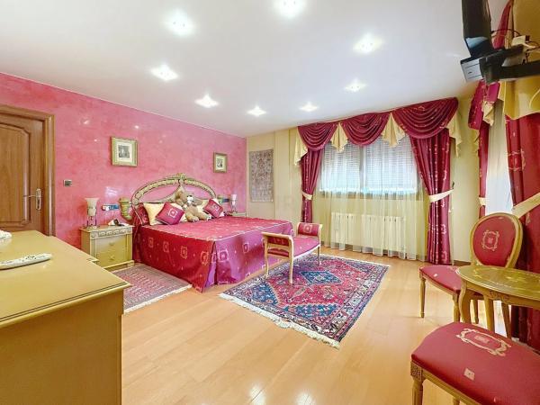 Casa independiente en calle Alcázar de Segovia, 33