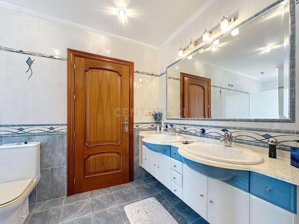 Casa independiente en calle Alcázar de Segovia, 33