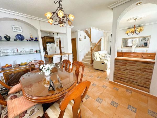 Casa independiente en calle Ciruela