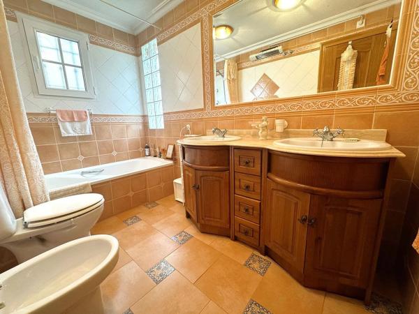 Casa independiente en calle Ciruela