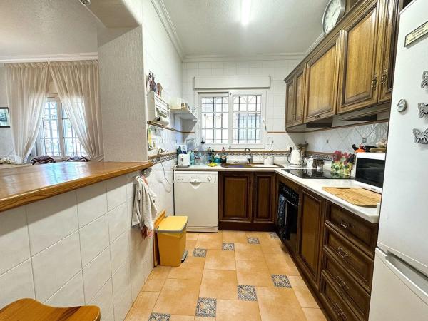 Casa independiente en calle Ciruela