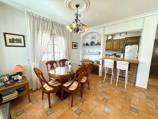 Casa independiente en calle Ciruela