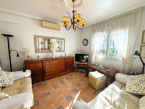 Casa independiente en calle Ciruela