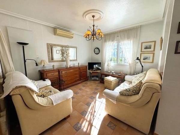 Casa independiente en calle Ciruela