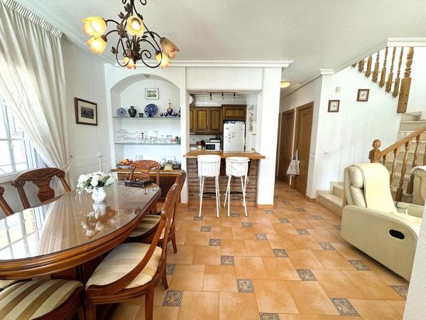 Casa independiente en calle Ciruela