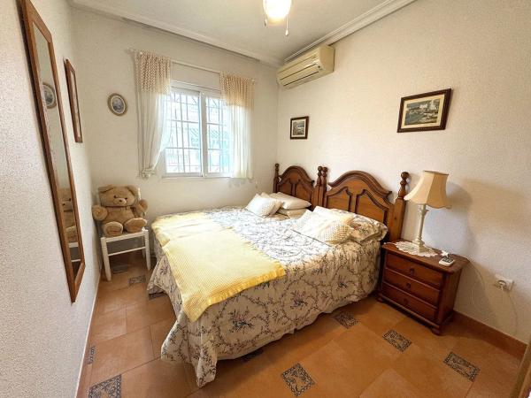 Casa independiente en calle Ciruela