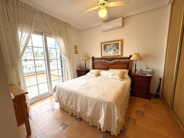 Casa independiente en calle Ciruela