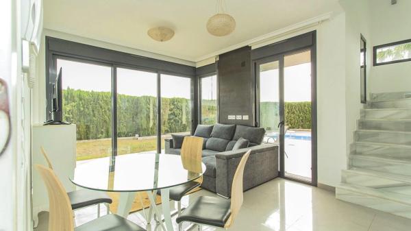 Casa independiente en calle Cabo Santa Maria