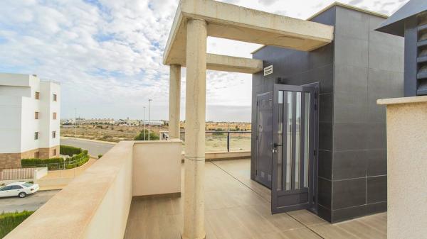 Casa independiente en calle Cabo Santa Maria