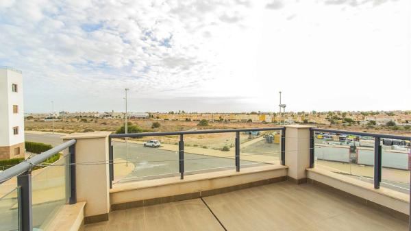 Casa independiente en calle Cabo Santa Maria