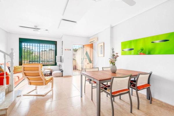 Chalet pareado en avenida de Ibiza