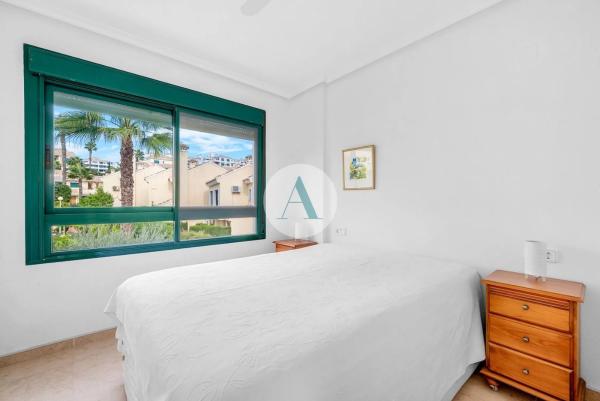 Chalet pareado en avenida de Ibiza