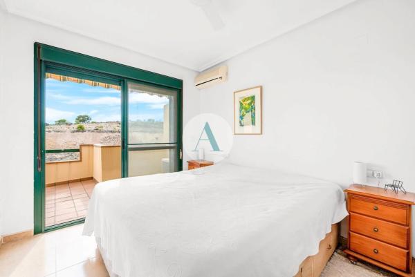 Chalet pareado en avenida de Ibiza