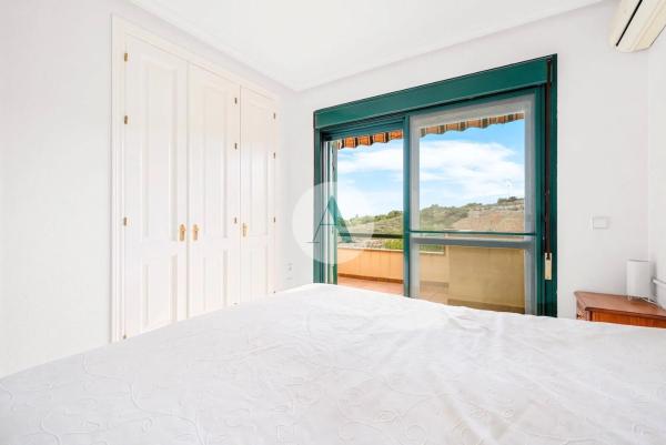 Chalet pareado en avenida de Ibiza