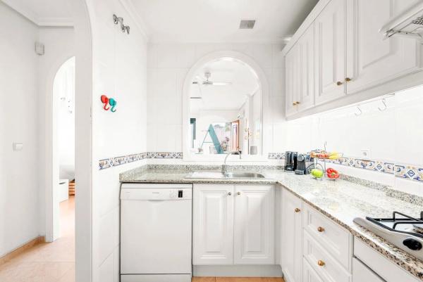 Chalet pareado en avenida de Ibiza