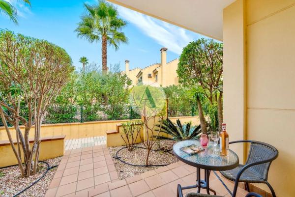 Chalet pareado en avenida de Ibiza