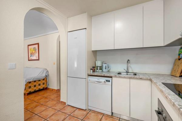 Casa independiente en calle Aries