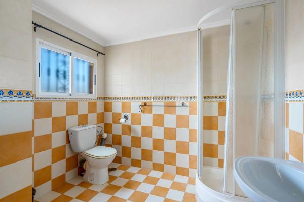 Casa independiente en calle Aries