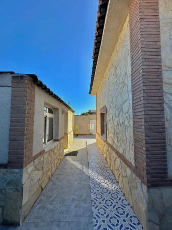 Casa independiente en calle Capricornio