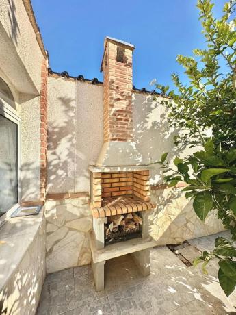 Casa independiente en calle Capricornio