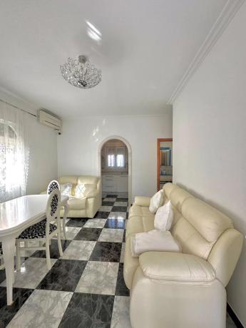 Casa independiente en calle Capricornio