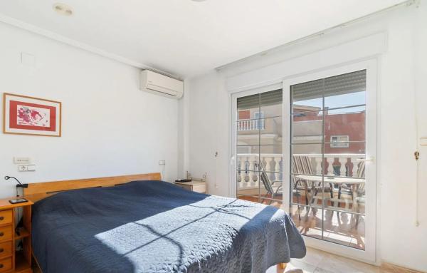 Casa independiente en plaza F-2 Entre Lago Sol y Chis